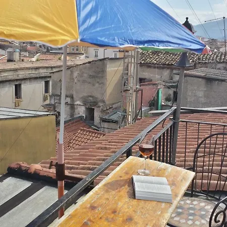 Attico San Domenico بيت ضيافة